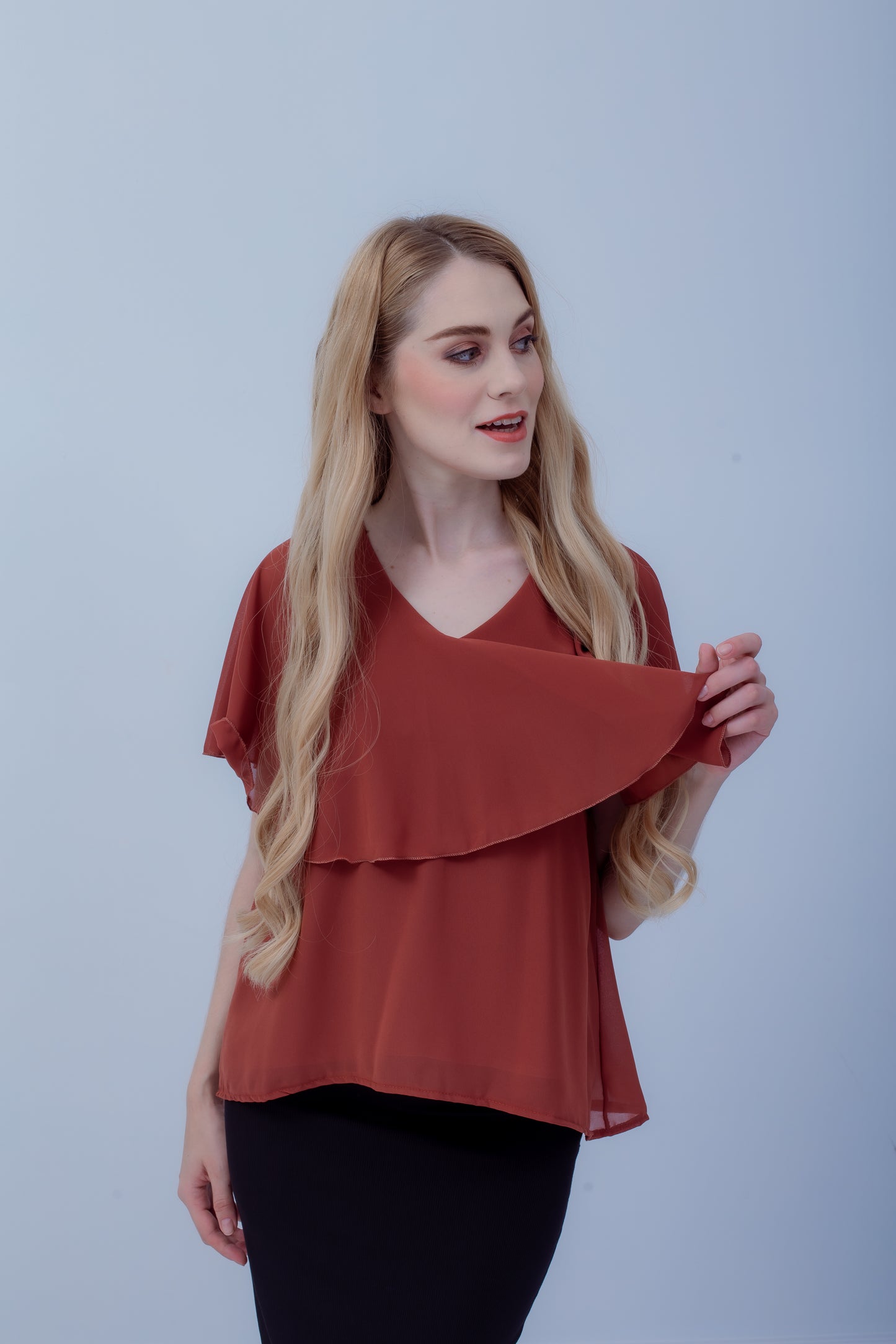 Maternity: Chiffon Stillbluse mit Reißverschluss, V-Hals