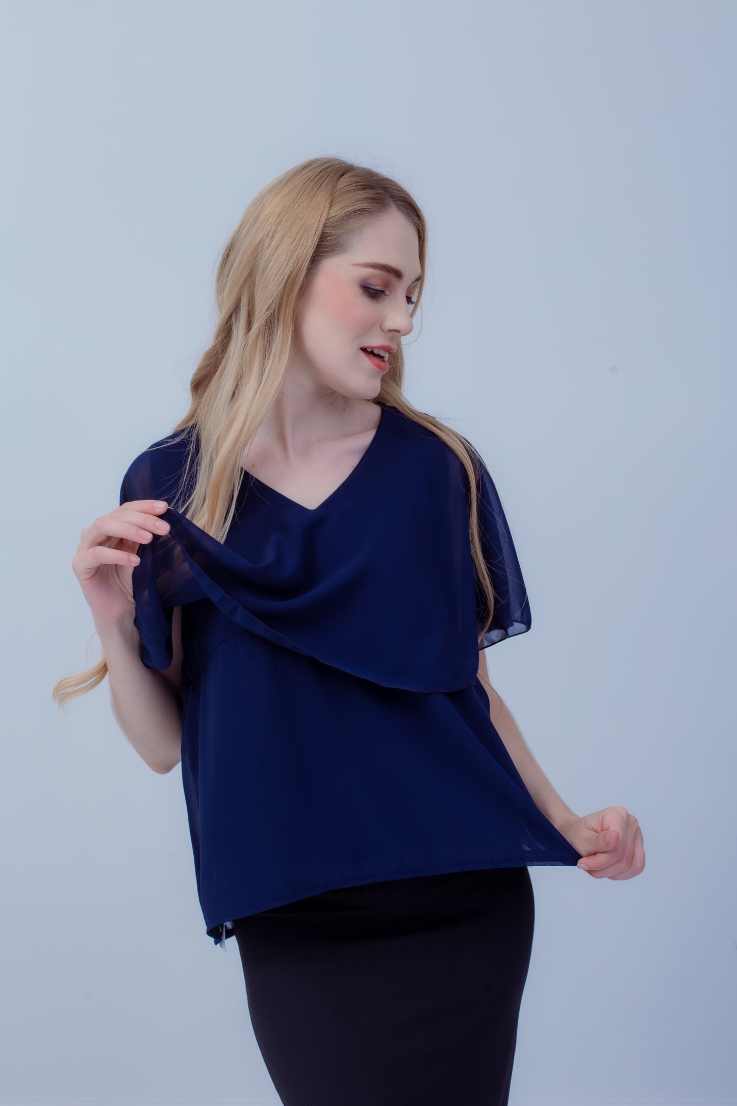 Maternity: Chiffon Stillbluse mit Reißverschluss, V-Hals